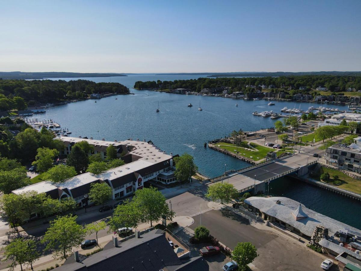 228 Edgewater Inn シャールボイ エクステリア 写真
